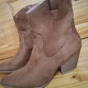 Ana Michelle Pointed Toe Brown Suede Women's Size 8.5 Fashion Booties NEW.